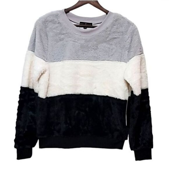 NWT Almost Famous Faux Fur Sweatshirt/Top - Picture 3 of 4